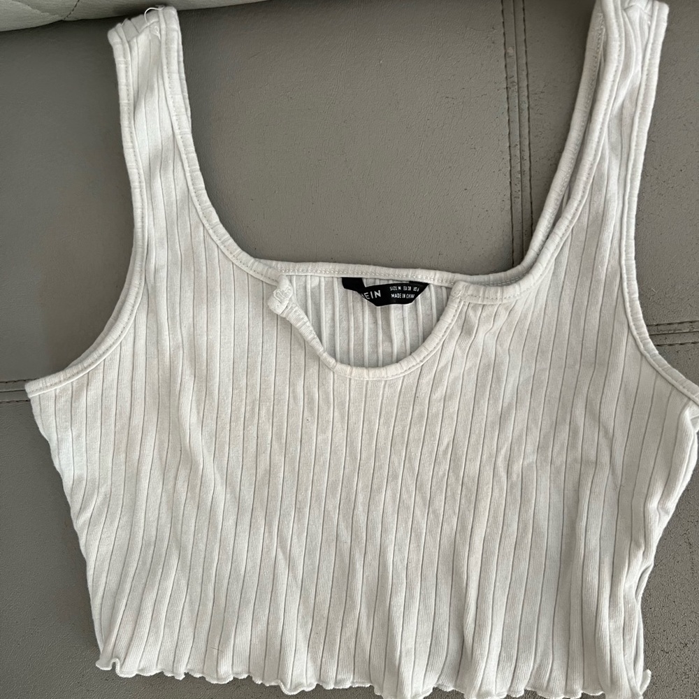 2 Crop tops